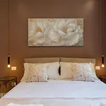 Emerald Suites