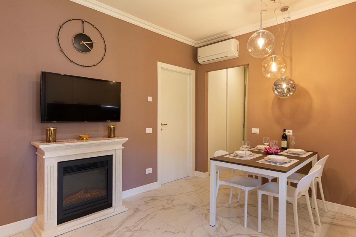 Emerald Apartment *
