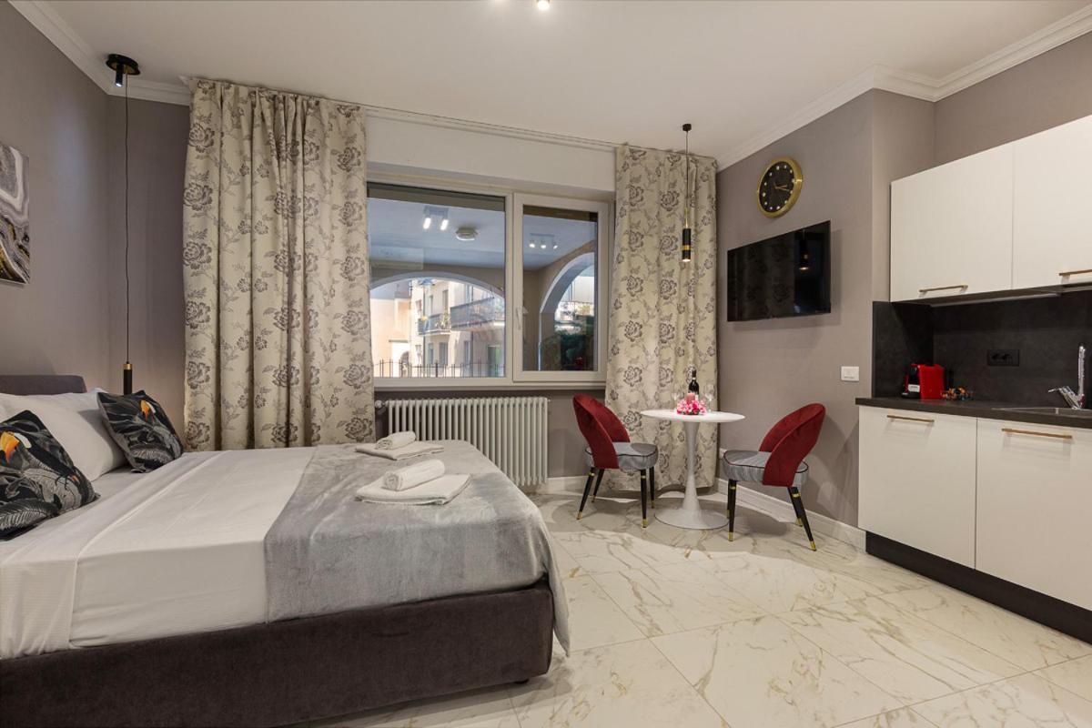 Emerald Apartment